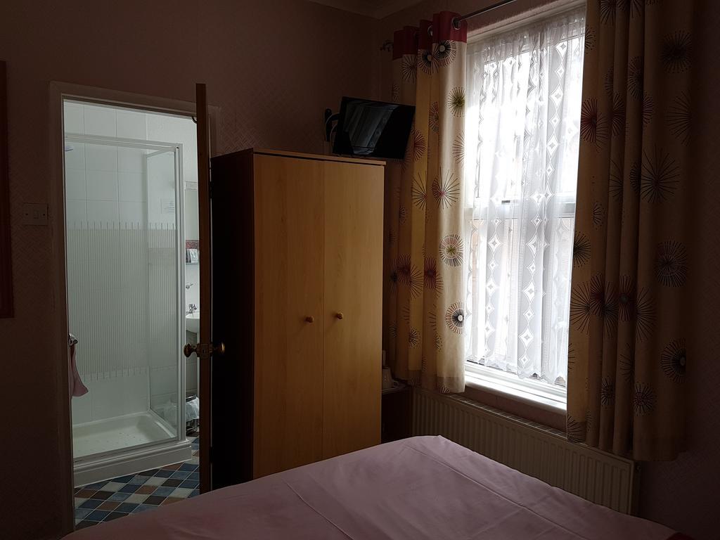 Bed & Breakfast Kings Court Families & Couples 3*